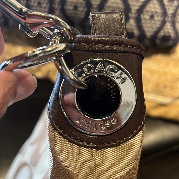 COACH SIG Hamilton Stripe Shoulderbag - Picture 7 of 12